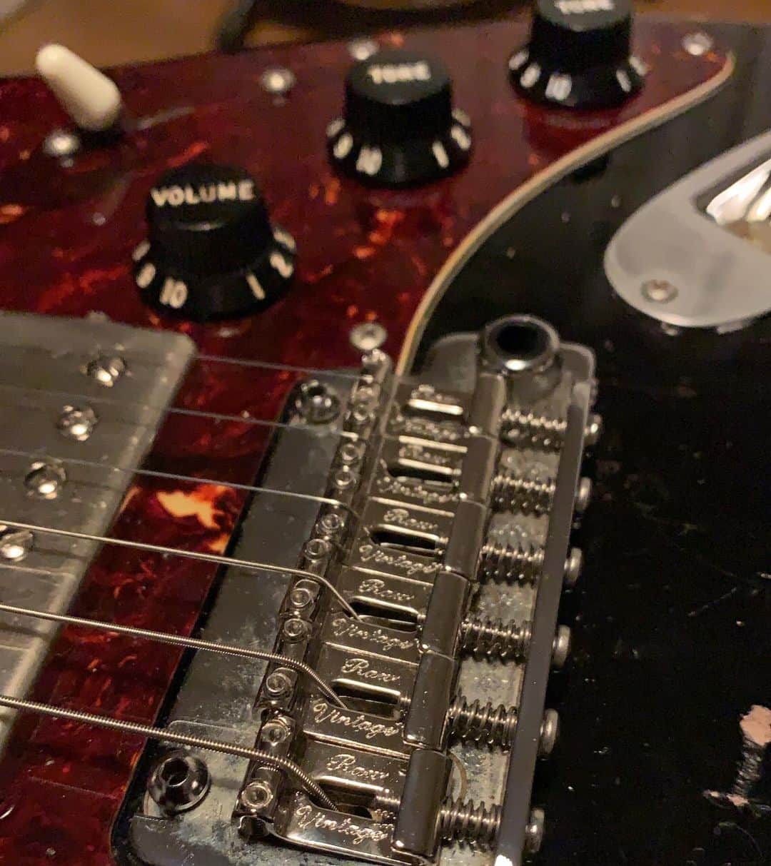 増崎孝司のインスタグラム：「Bridges... Raw Vintage VS Callaham saddle」