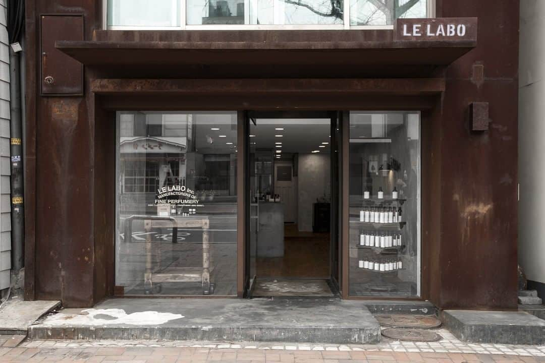 ルラボさんのインスタグラム写真 - (ルラボInstagram)「Itaewon, Seoul lab.」11月20日 1時00分 - lelabofragrances