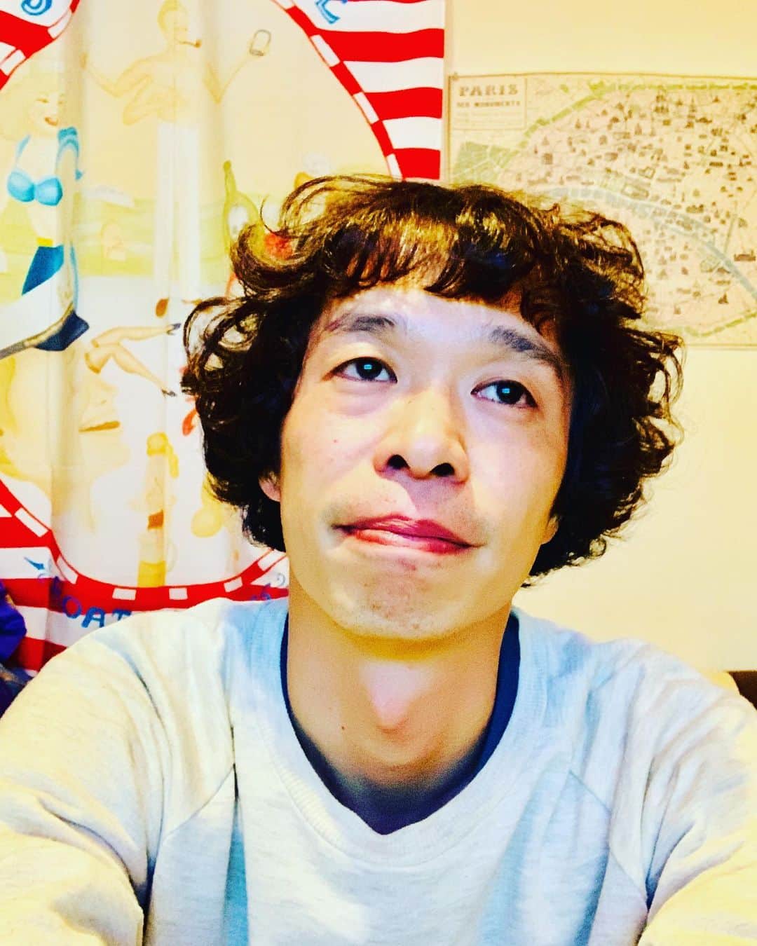 渡邊孝平さんのインスタグラム写真 - (渡邊孝平Instagram)「むちゃくちゃ遅れて【なつぞら】の最終週を朝方見たときの感じと見終わった後の表情です。  見てよかったなと思うドラマです🙆‍♀️ . 今からスターレット間に合うかなぁ、💦」11月20日 6時38分 - nabe2000