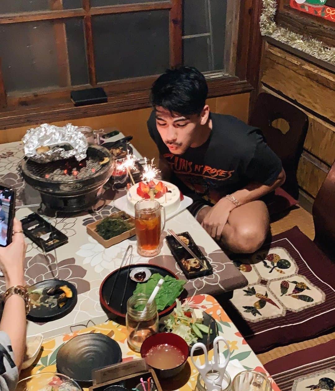 島袋聖南さんのインスタグラム写真 - (島袋聖南Instagram)「地元親友と大好きご夫婦にも会えた🥺❤️ いつでも温かく迎えてくれる愛情の深さに感謝です❤️😌」11月20日 1時51分 - seina4444