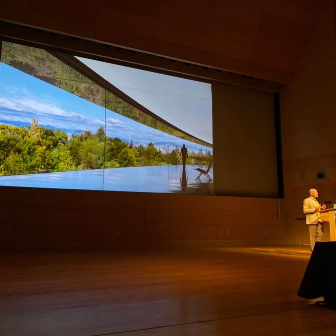 ノーマン・フォスターのインスタグラム：「End of last month in New York- a keynote at the Architectural Record Conference - can be viewed at - https://vimeo.com/372367226/9ff7d35db9」
