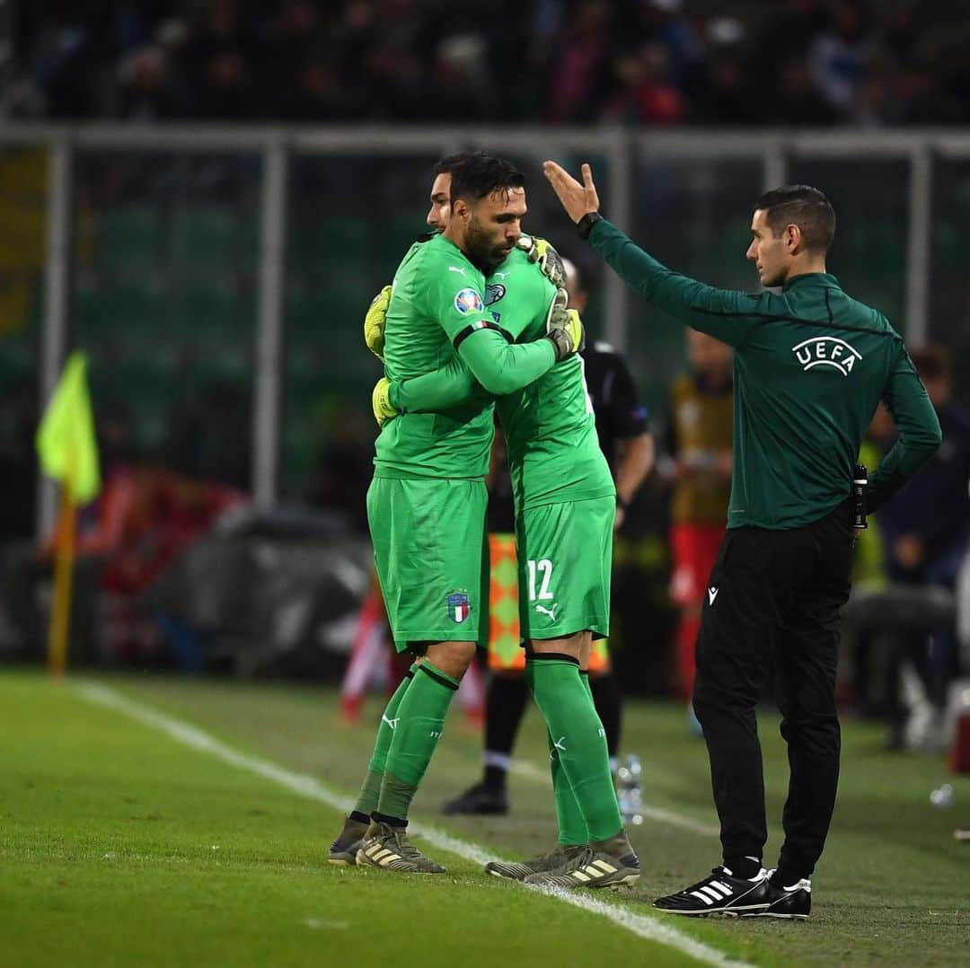 のインスタグラム：「La prima non si scorda mai 🇮🇹 È stata un’emozione incredibile, un sogno che si avvera!  Abbiamo concluso al meglio questo girone.  Sono orgoglioso di far parte di questo grandissimo gruppo 💪🏼 #ItaliaArmenia #euro2020」