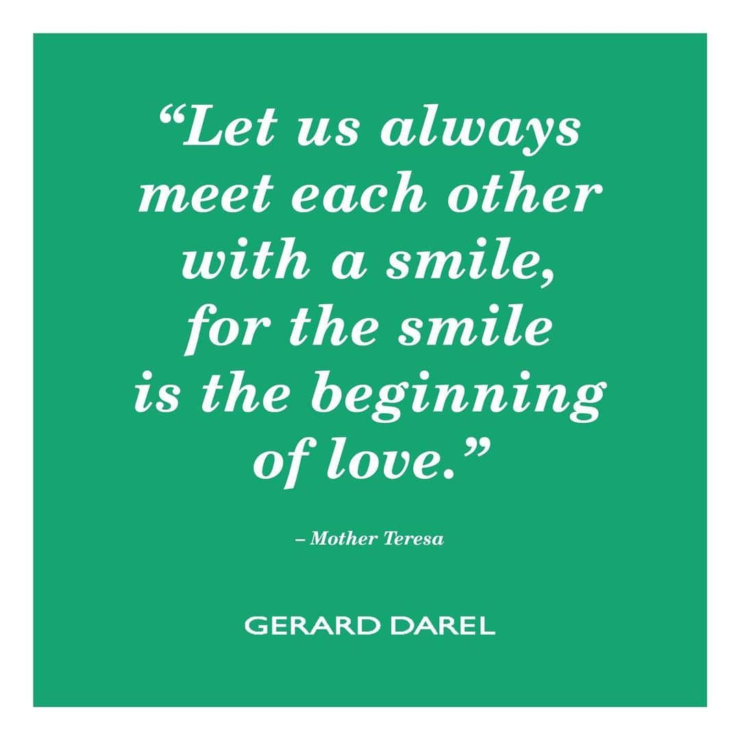 ジェラールダレルさんのインスタグラム写真 - (ジェラールダレルInstagram)「”Let us always meet each other with a smile, for the smile is the beginning of love” - Mother Teresa #motivationalquotes #motherteresa #gerarddarel #darelsmile」11月20日 2時09分 - gerarddarel