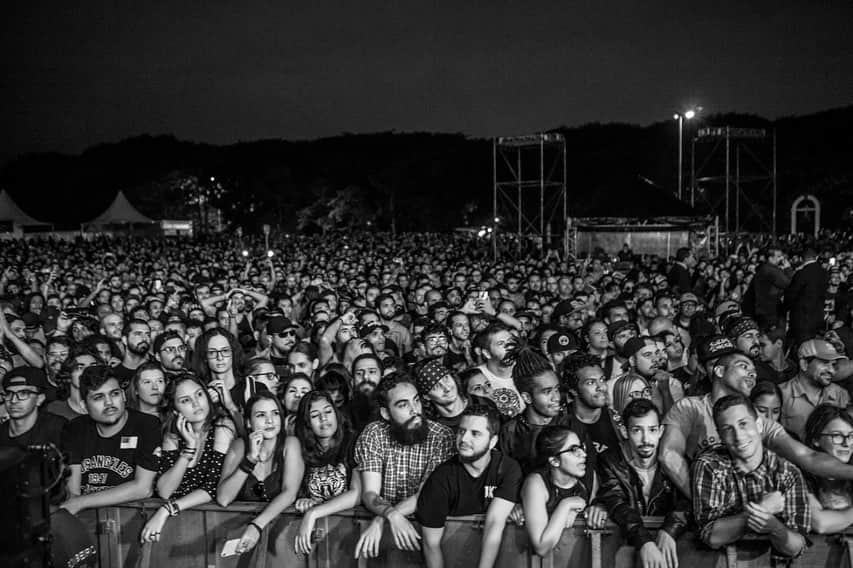 メタリカさんのインスタグラム写真 - (メタリカInstagram)「Tye and I just returned from South America for the punk~funkified @InfectiousGrooves gig down in São Paulo the other night, and I want to thank all the Metallica fans who turned up. 18,000 people came out and together we raised 16 tons of non-perishable foods for the local food bank. Muito Obrigado! Cheers! R.T. 📸 by Ivan Shupikov」11月20日 2時50分 - metallica