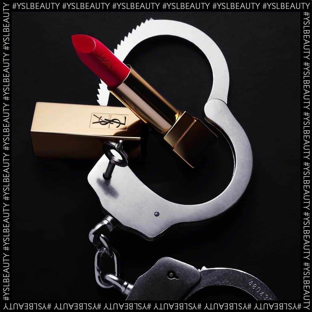 Yves Saint Laurent Beautyさんのインスタグラム写真 - (Yves Saint Laurent BeautyInstagram)「Seduction is the game, whatever you’re into... Hold them captive with pure colour, in a satin finish. ROUGE PUR COUTURE in N°1 LE ROUGE @davidnewtonphotography #yslbeauty #rougepurcouture #regram」11月20日 2時59分 - yslbeauty