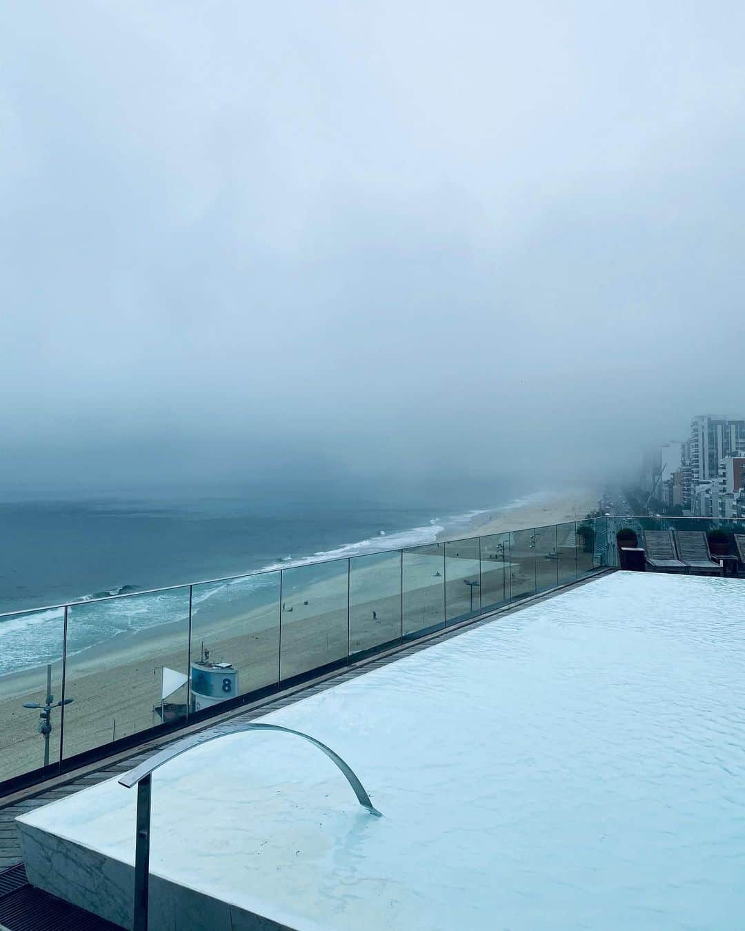 ヨハネス・ヒューブルさんのインスタグラム写真 - (ヨハネス・ヒューブルInstagram)「Rio de Janeiro slightly on the moody side today - supposedly summer here 🤦🏻‍♂️ - still very excited for this week here. #comingSoon」11月20日 3時01分 - johanneshuebl