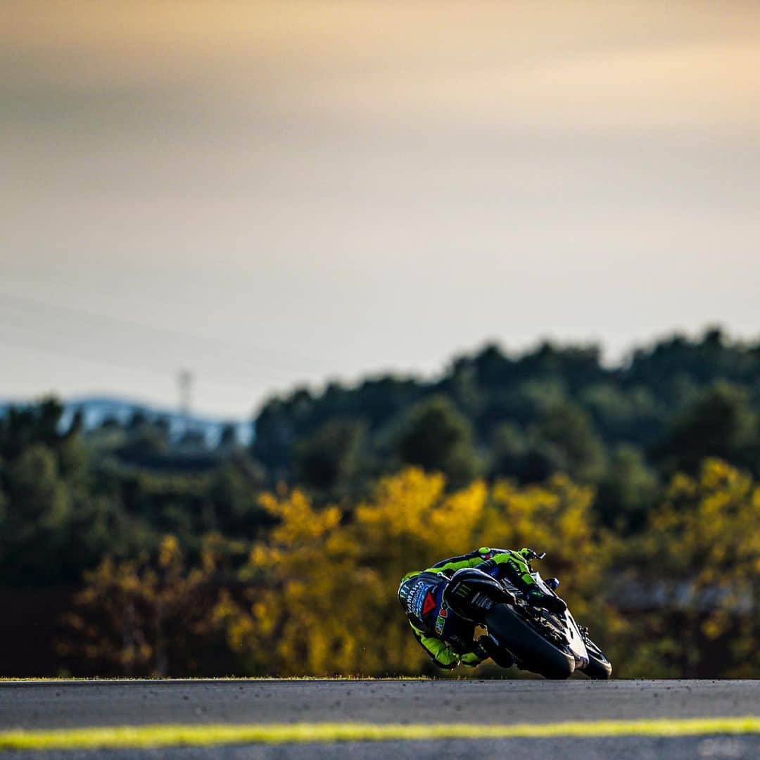 YamahaMotoGPさんのインスタグラム写真 - (YamahaMotoGPInstagram)「@valeyellow46 🗣: "Today was not so bad. We continue to work on the prototype of the 2020 bike that is a bit different, and the feeling is positive. We also worked a bit on the tyres and the setting, and at the end we found something good. It became better and better towards the end of the day, and I had quite a good pace, so we will try to continue like this tomorrow." . . #MonsterYamaha | #MotoGP | #ValenciaTest | #MonsterEnergy | #VR46 | @monsterenergy」11月20日 4時33分 - yamahamotogp