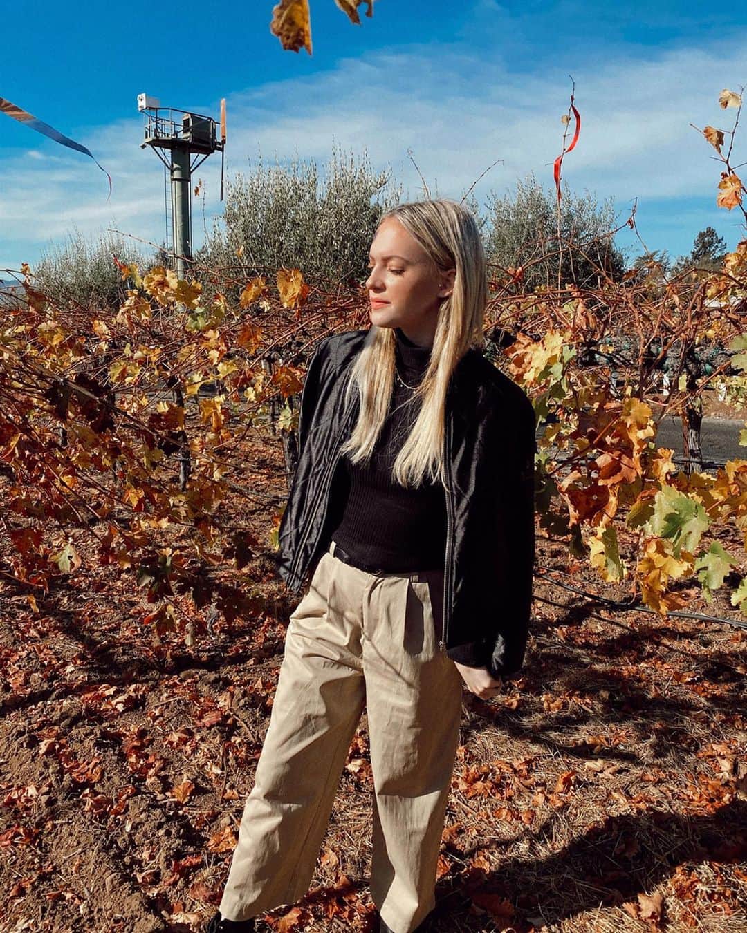 Addison Moffettのインスタグラム：「location change」