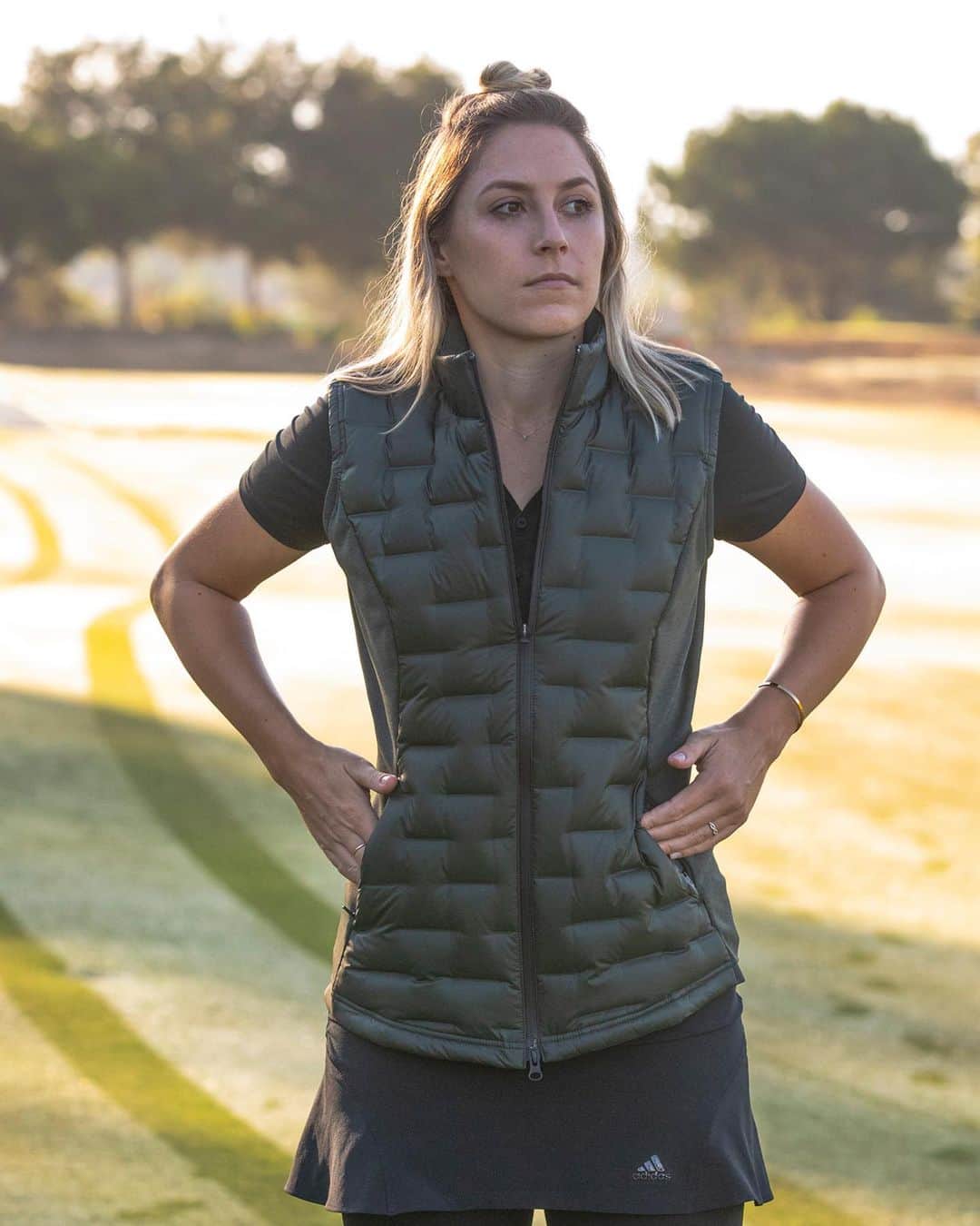 adidas Golfさんのインスタグラム写真 - (adidas GolfInstagram)「Versatile layering created for the course. Experience quiet stretch and adjustable comfort in the all-new #Frostguard vest. Get yours globally at the link in bio. ➖ @nikkibgolf @ando_pfs #adidasGolf #Golf」11月20日 4時51分 - adidasgolf