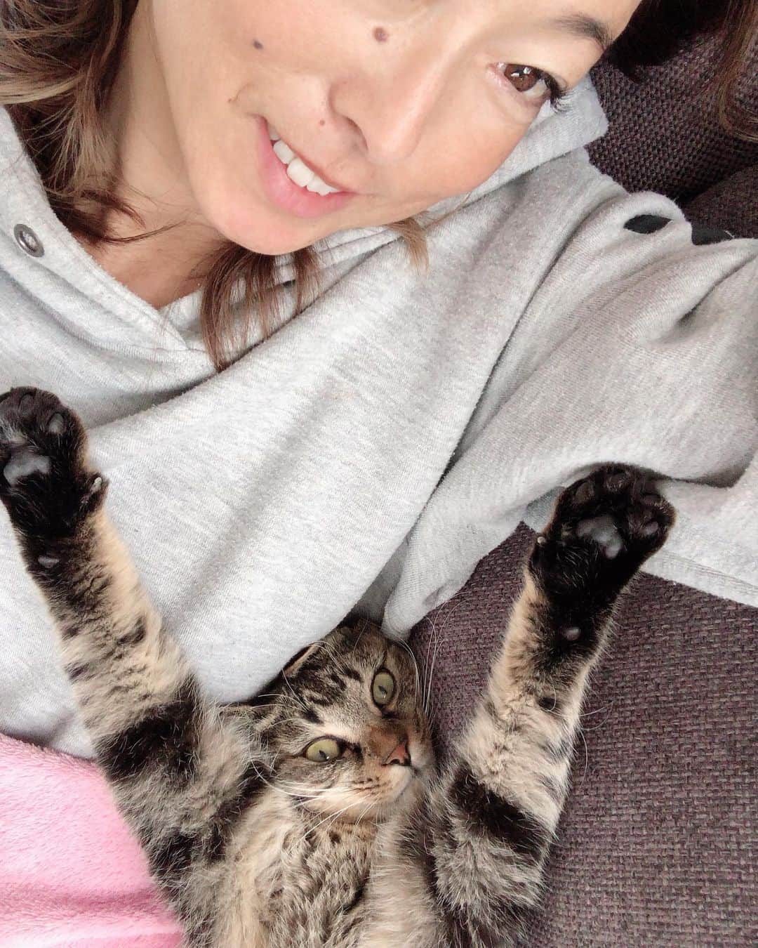 岡部亜紀のインスタグラム：「バンザイ🙌」