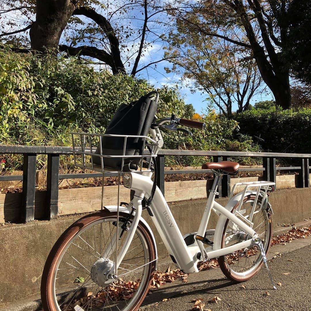 木本泉さんのインスタグラム写真 - (木本泉Instagram)「-﻿ ジムも瞬足で行ける快適さ！﻿ ﻿ こんなに電動自転車が楽なんて今更知った笑。﻿ 自転車の速度に足が追いつかない😅﻿ ﻿ #besv#電動自転車#快適」11月20日 15時50分 - izumikimoto