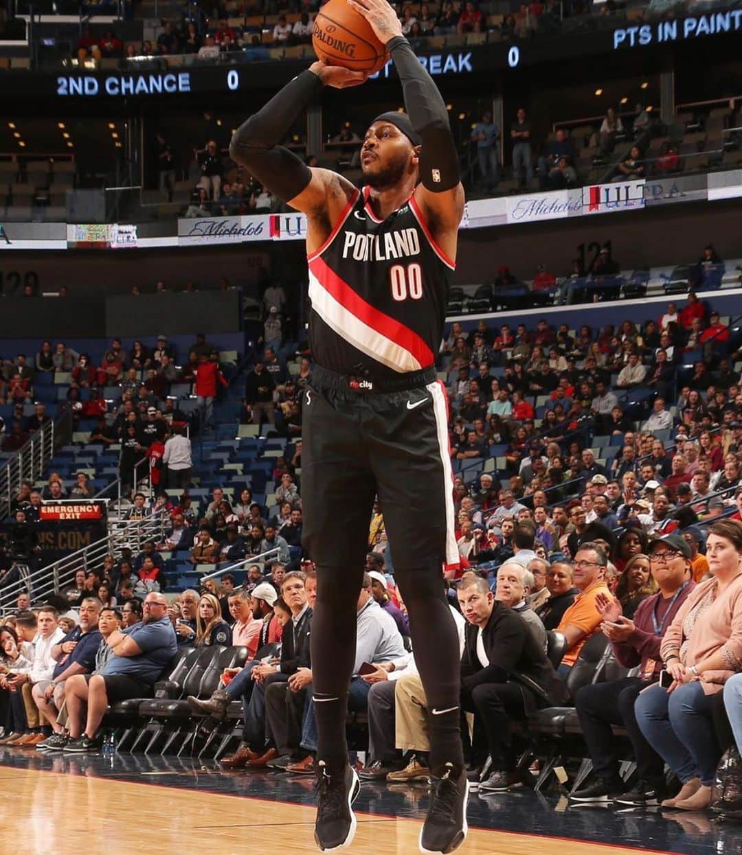 デイミアン・リラードのインスタグラム：「Welcome back @carmeloanthony ... better days ahead #RipCity」