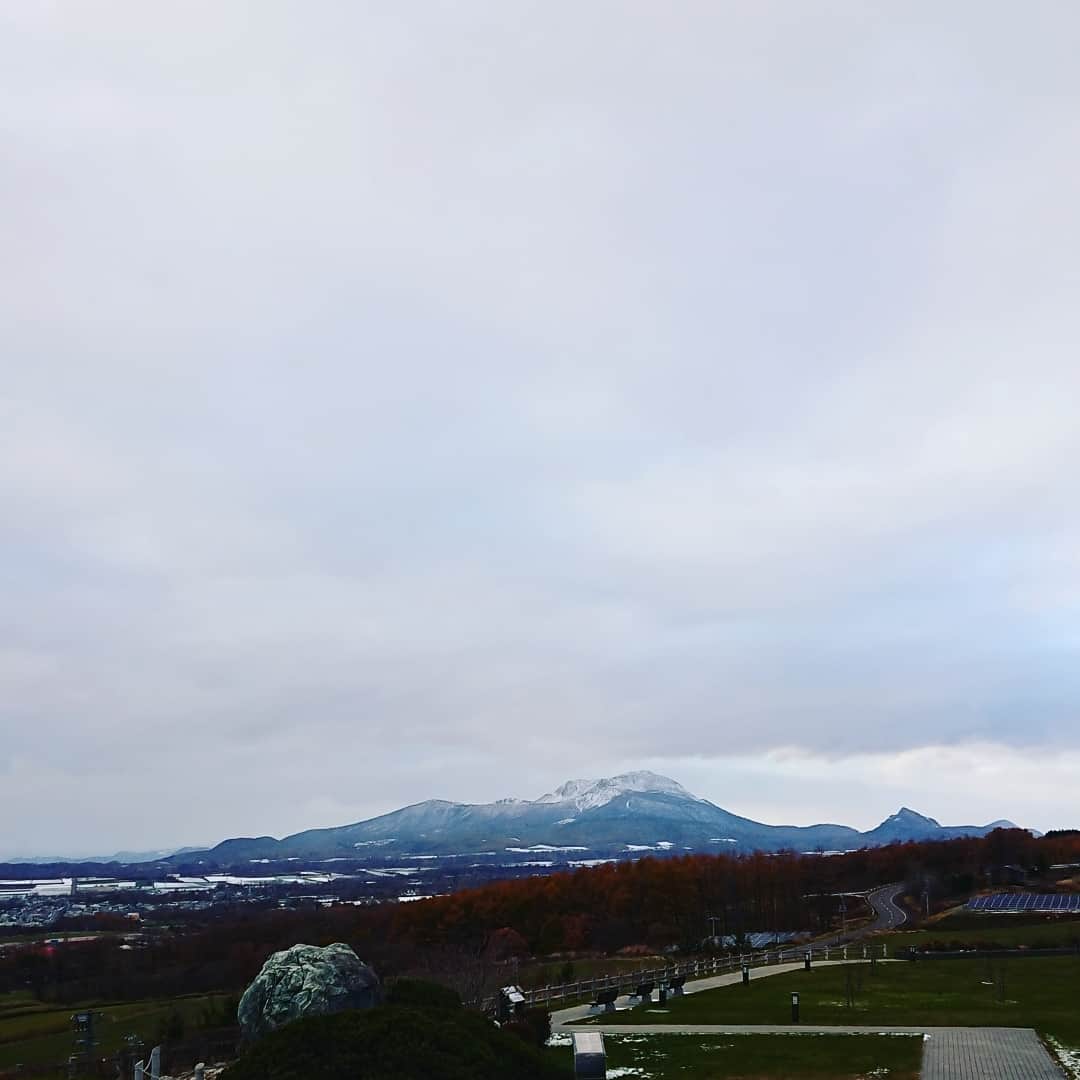大井健さんのインスタグラム写真 - (大井健Instagram)「伊達市方面より有珠山を望む 大有珠ピーク（737m）もくっきり目視できた  #有珠山」11月20日 15時38分 - takeshioi_pf