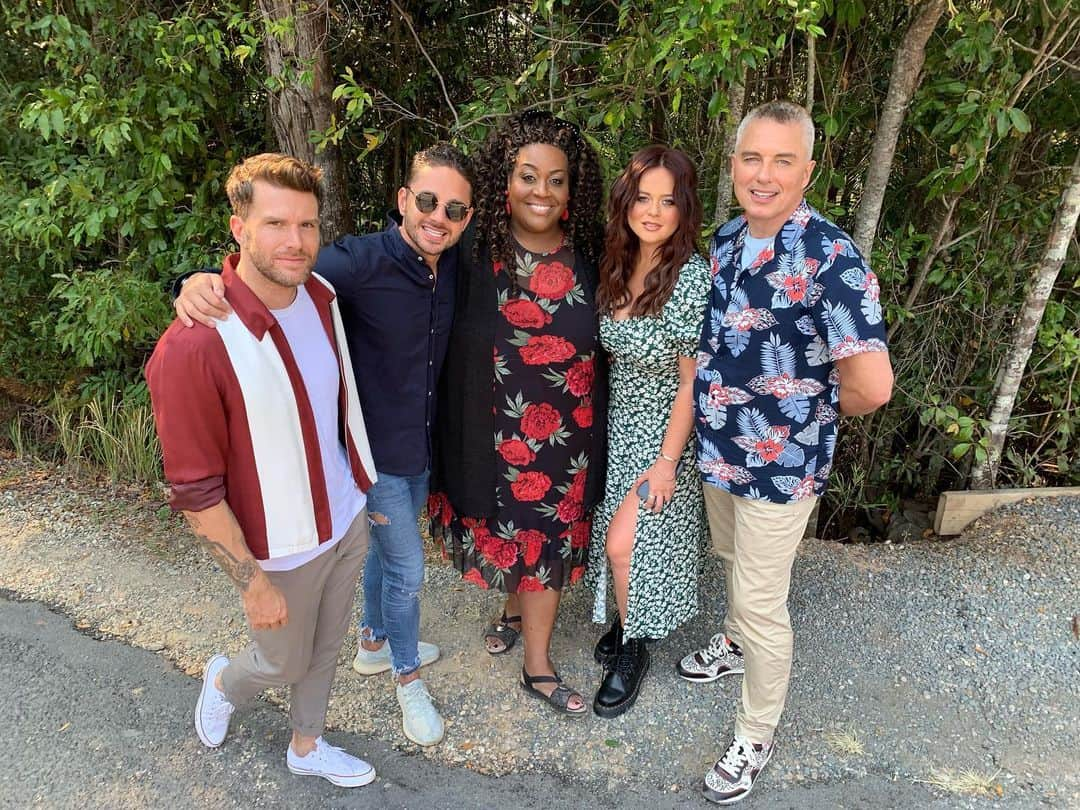 ジョン・バロウマンさんのインスタグラム写真 - (ジョン・バロウマンInstagram)「Last #extracamp today for me then heading back to #la. It’s been #fabulous  #extracamp @alisonhammond55  @imacelebrity  Send your questions on twitter to #extracamp #imaceleb #fabulous@itv2 @itv jb」11月20日 6時55分 - johnscotbarrowman