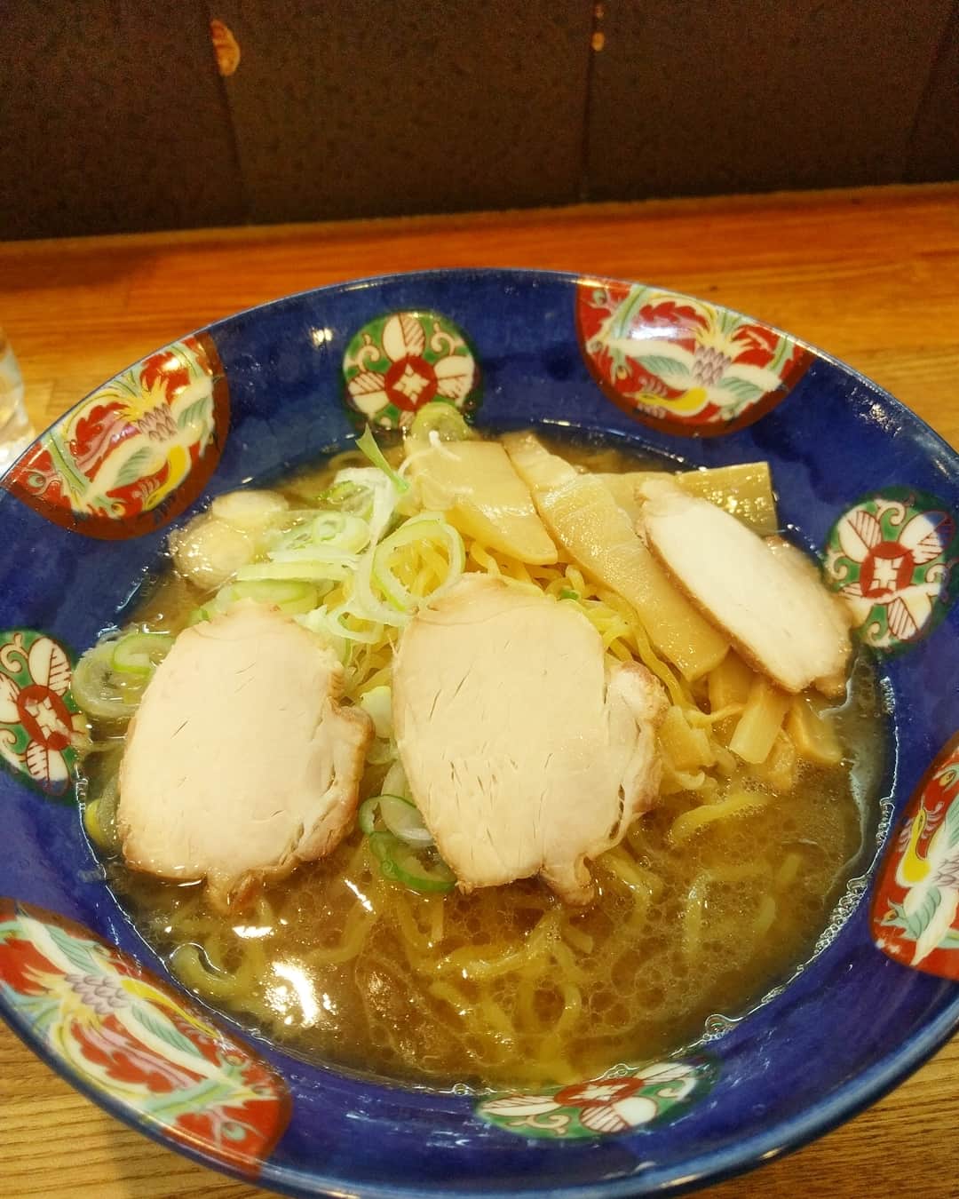 越中睦士のグルメインスタ