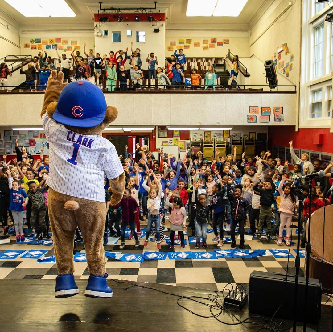 シカゴ・カブスさんのインスタグラム写真 - (シカゴ・カブスInstagram)「#CubsCollection: Cubs Charities. ‘Tis the season of giving, and Cubs Charities does it year round. It provides access to sport opportunities and focuses on improvements in health, fitness and education. Cubs Charities has expanded its reach and impact by providing quality baseball and softball programs that engage Chicago’s youth from kindergarten to college in an effort to develop major league citizens. “Sport has the power to unite, the power to build community, has the power to break down barriers and allow people to feel as they are on equal footing with one another. We at Cubs Charities have the ability to do some critical work right now by utilizing the power that sport has by building communities, inspiring hope and uniting a city,” said Executive Director, Cubs Charities Alicia Gonzalez. Together with the support of Cubs fans, Cubs Charities will continue to make a difference in the lives of Chicagoans. 📸 @sgreenphoto Find more photos on Facebook.com/Cubs.」11月20日 7時39分 - cubs