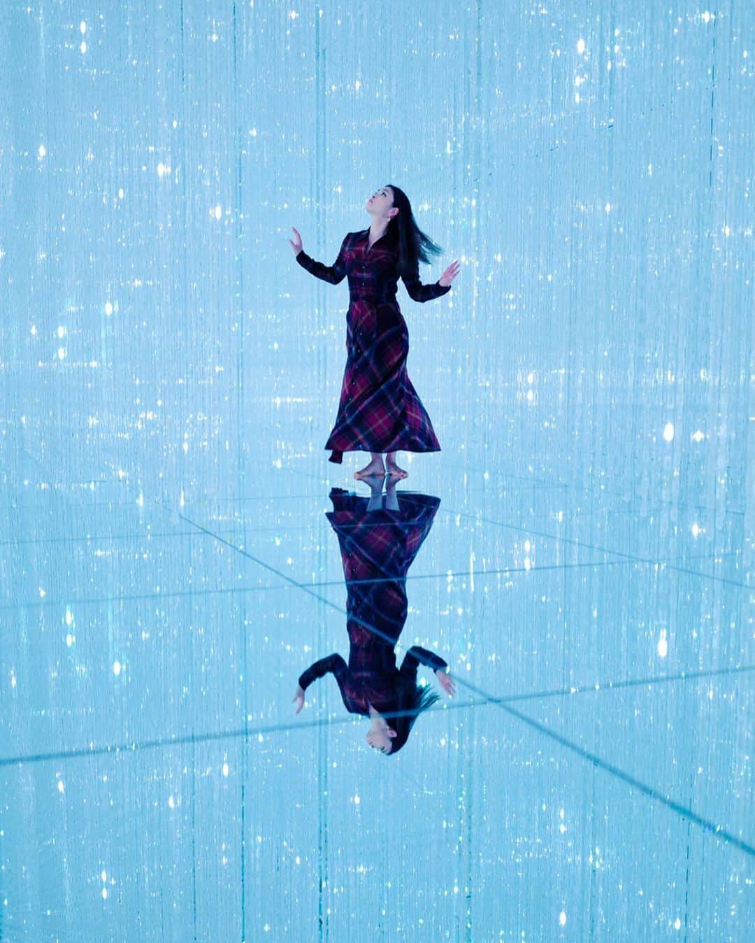 アレックス・シブタニさんのインスタグラム写真 - (アレックス・シブタニInstagram)「💎 @maiashibutani 💎 @teamlab.planets #teamlabplanets」11月20日 8時11分 - shibsibs