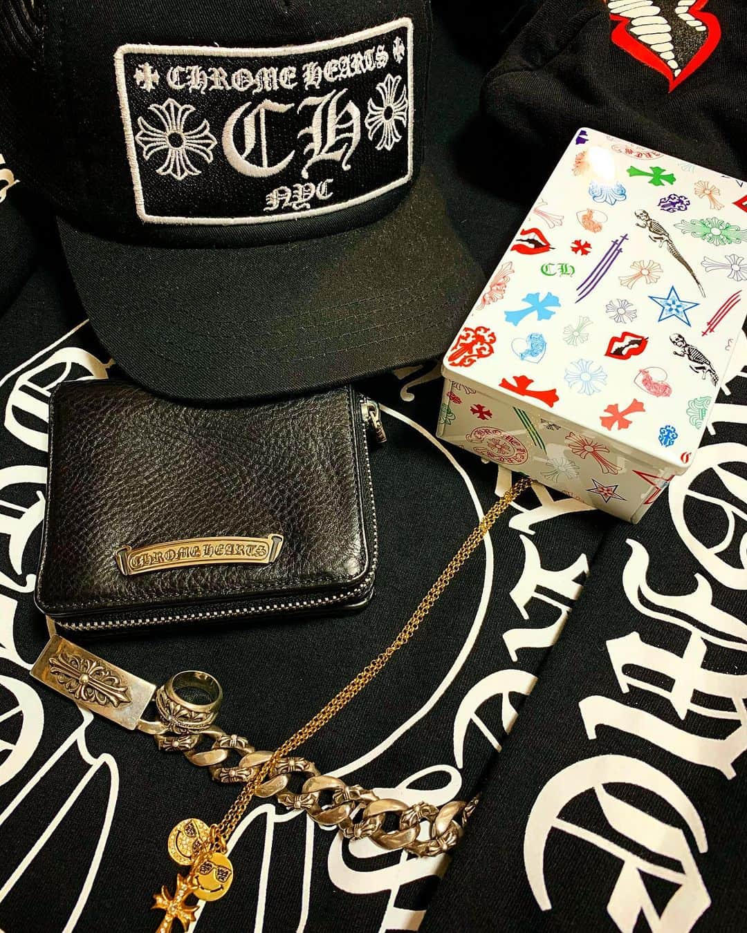 イルマニアさんのインスタグラム写真 - (イルマニアInstagram)「chromehearts collection🔥🔥🔥 ・ ・ ・ #イルマニア#mcma #chromehearts #22k#silver#silver925 #leatherwallet #diamond #ice#matty#mattyboy#cap#nyc#ch」11月20日 8時14分 - mcma0821