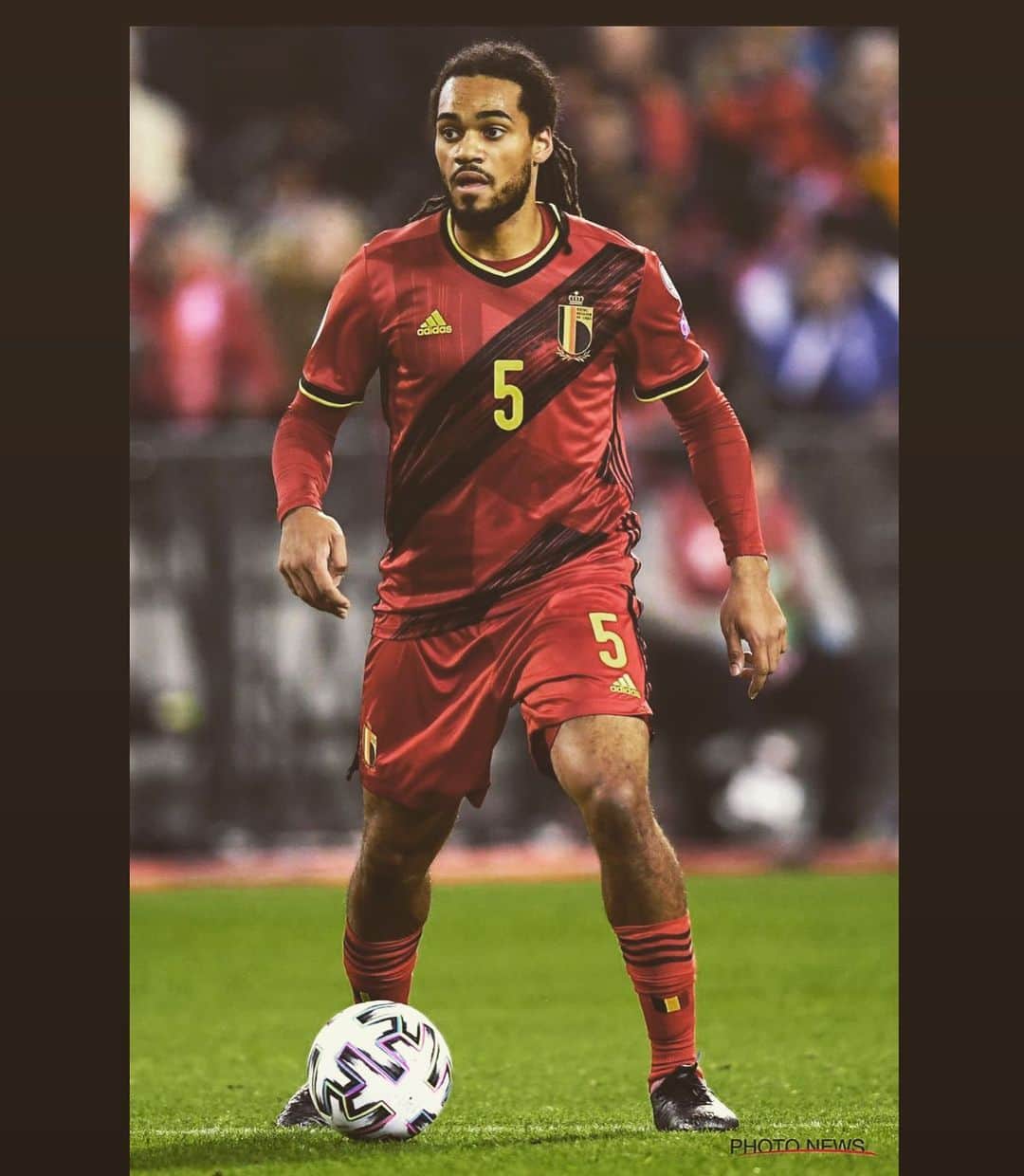のインスタグラム：「Good way to finish the national team year 10/10 👏🏽🇧🇪 #blessed」