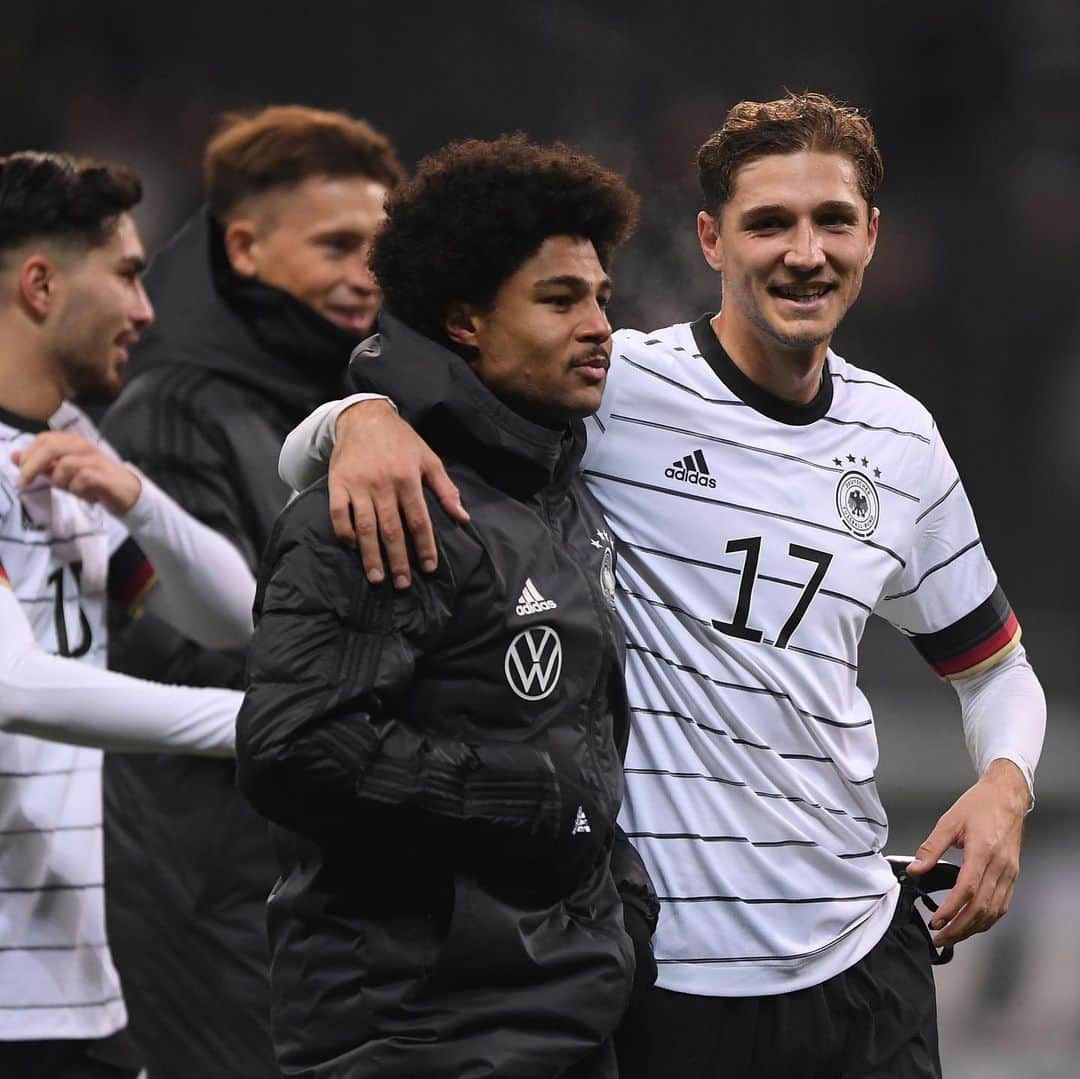 ニクラス・シュタルクのインスタグラム：「Gruppensieg ✅ Glücklich über mein Debüt @dfb_team 🙌🇩🇪」