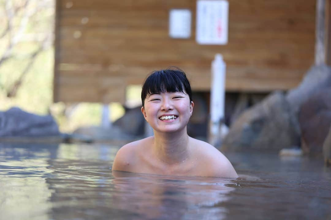 しずかちゃんさんのインスタグラム写真 - (しずかちゃんInstagram)「おはよう☆ さむーい ・ 今日も１日頑張ろう！ ・ #温泉モデル#しずかちゃん#温泉#混浴#hotsprings#mixbath#旅行#旅#trip#travel #japan#japanese#girls#女の子#笑顔#smile#ポートレート#湯浴み着#photographersmodel #撮られたい#model#秘湯#入浴#bathing#bathtime#bath#北海道#養老牛温泉#湯宿だいいち#nude」11月20日 8時31分 - ch.shizuka