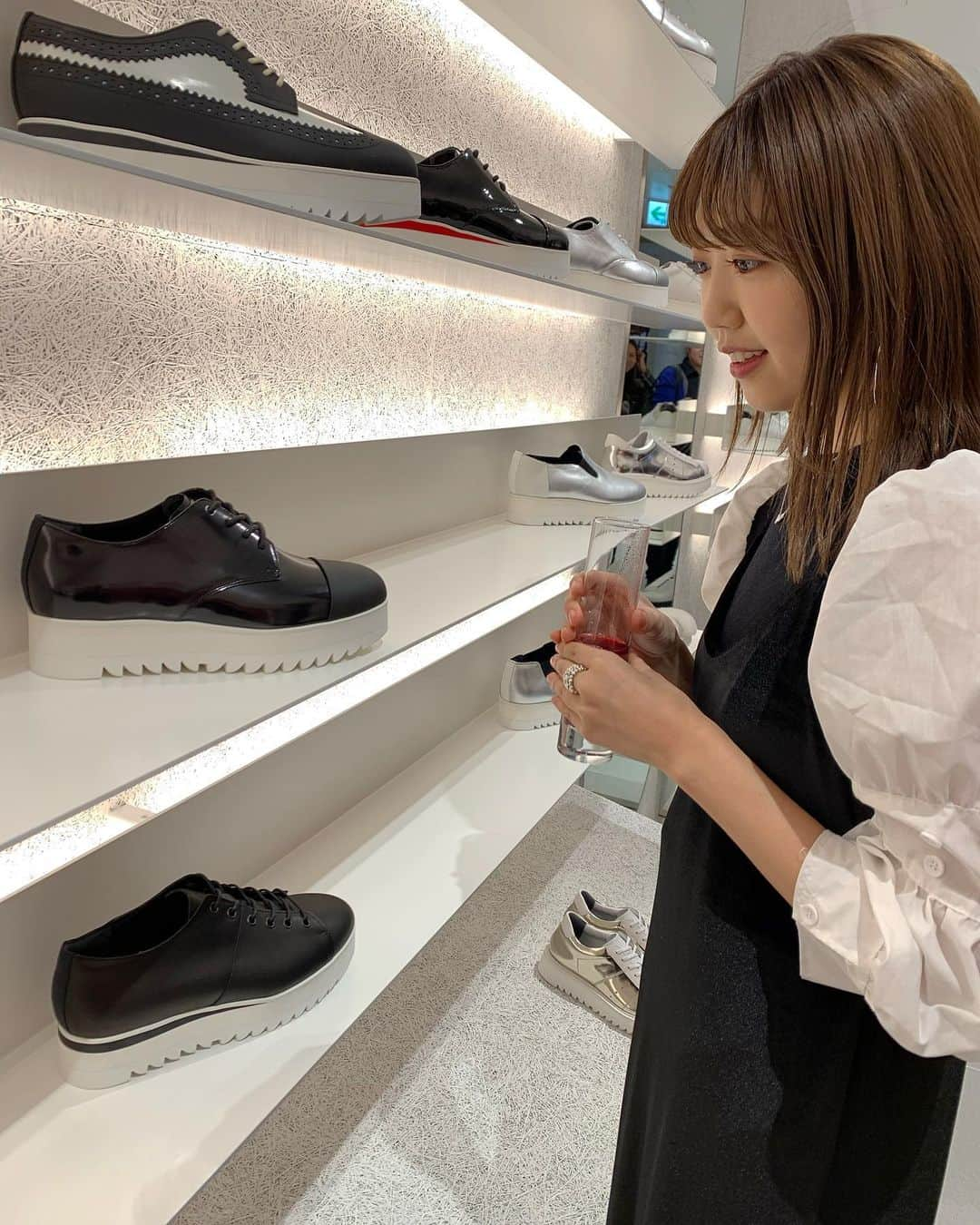 碓井玲菜さんのインスタグラム写真 - (碓井玲菜Instagram)「🖤❤️ONITSUKA🧡🖤 #THEONITSUKA #ジオニツカ #ONITSUKA #PR」11月20日 8時32分 - reina_usui