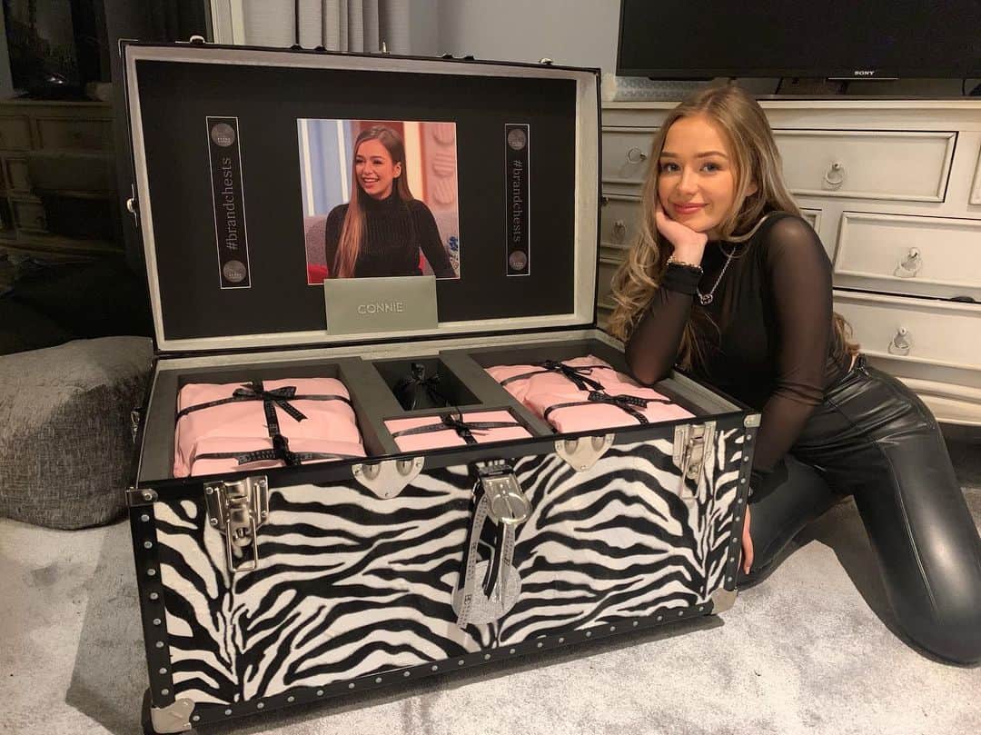 コニー・タルボットのインスタグラム：「Loved my box of goodies from @brandchests, just in time for my birthday ❤️ thank you so much to all the tagged companies who contributed to this beautiful chest that I will keep forever ❤️(it’s nearly as big as me😂)」
