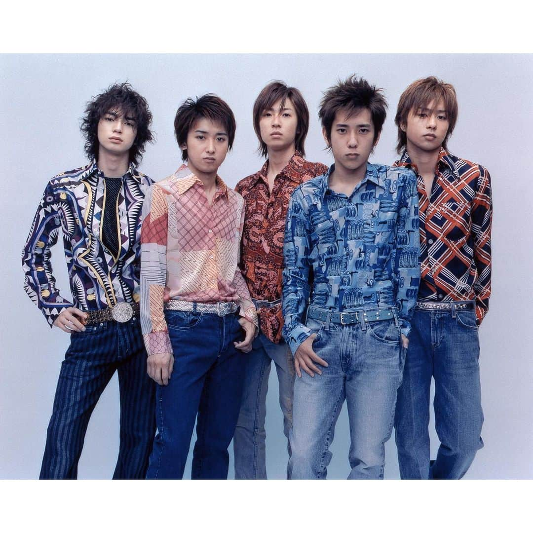 嵐（ARASHI）さんのインスタグラム写真 - (嵐（ARASHI）Instagram)「2003年-3枚目のアルバム「How's it going?」をリリースし、全国ツアー『USO!?ジャパン special ARASHI SUMMER CONCERT 2003 How's it going?』を行いました。 2003 - we released our 3rd album "How's it going?" and did a tour across Japan playing the hits from the album! #嵐 #ARASHI」11月20日 9時13分 - arashi_5_official