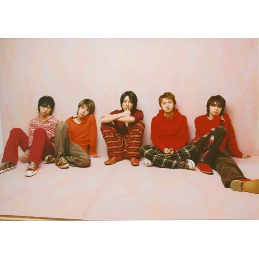 嵐（ARASHI）さんのインスタグラム写真 - (嵐（ARASHI）Instagram)「2003年-3枚目のアルバム「How's it going?」をリリースし、全国ツアー『USO!?ジャパン special ARASHI SUMMER CONCERT 2003 How's it going?』を行いました。 2003 - we released our 3rd album "How's it going?" and did a tour across Japan playing the hits from the album! #嵐 #ARASHI」11月20日 9時13分 - arashi_5_official