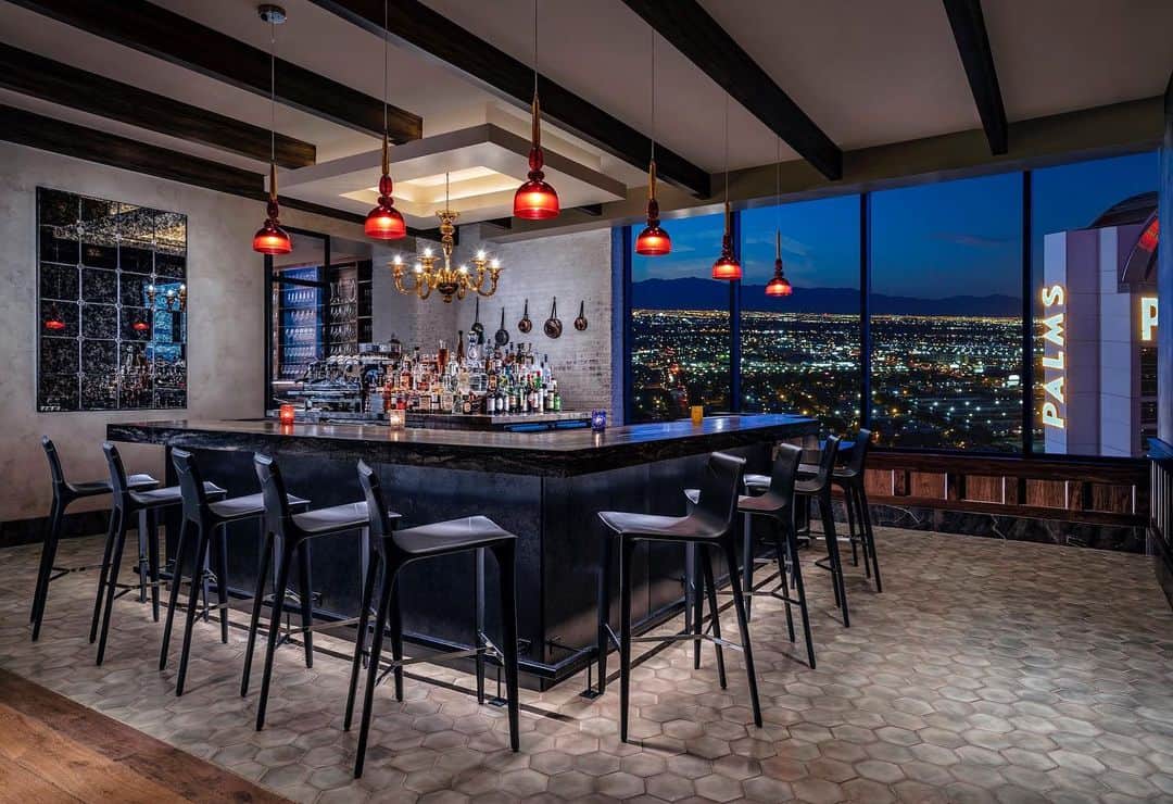 Palms Casino Resortのインスタグラム：「‪Join us for a drink as we celebrate the 1-Year anniversary of @vetricucinalv. Toast with @marcvetri tonight to celebrate the special occasion. ‬‬」
