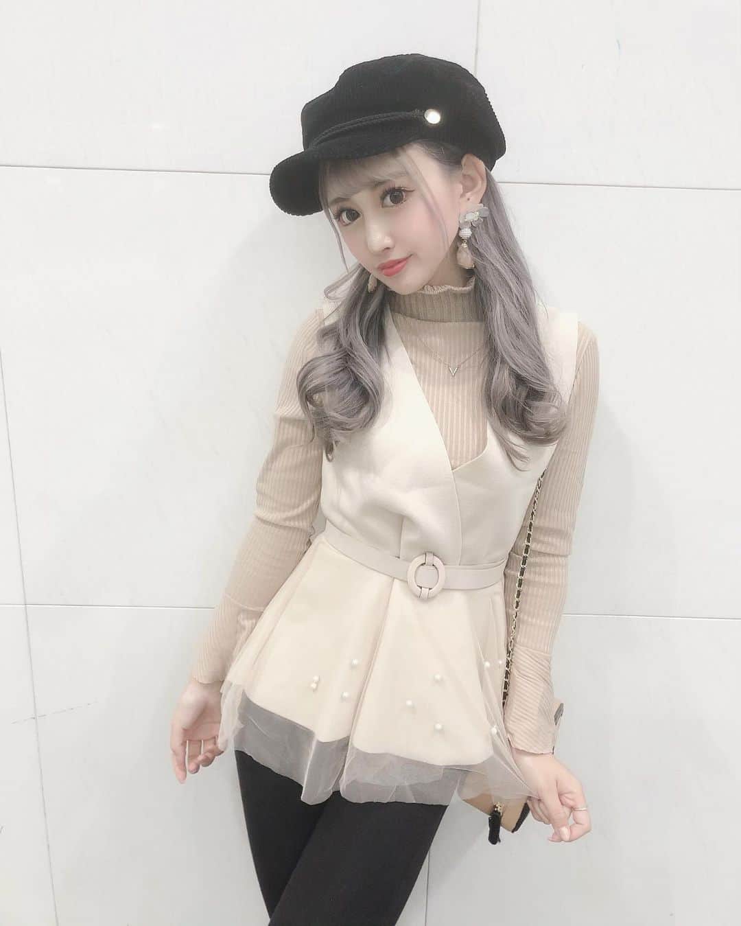 SHIHOさんのインスタグラム写真 - (SHIHOInstagram)「. . 女の子コーデの日👶💓 . . @selectshop_mariya の トップスだよ〜𓇼𓇼。 . パールが付いてて女の子っぽくてかわいいの👍❤️ . . #fashion #ootd #ootdfashion #me #outfit #tokyo #japan #selectshop」11月20日 9時35分 - cham_pipi
