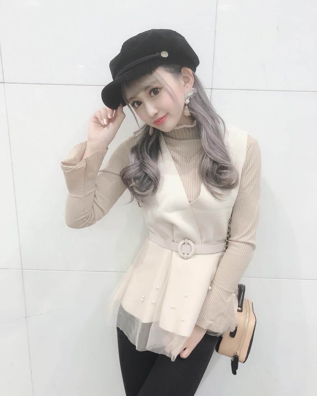SHIHOさんのインスタグラム写真 - (SHIHOInstagram)「. . 女の子コーデの日👶💓 . . @selectshop_mariya の トップスだよ〜𓇼𓇼。 . パールが付いてて女の子っぽくてかわいいの👍❤️ . . #fashion #ootd #ootdfashion #me #outfit #tokyo #japan #selectshop」11月20日 9時35分 - cham_pipi