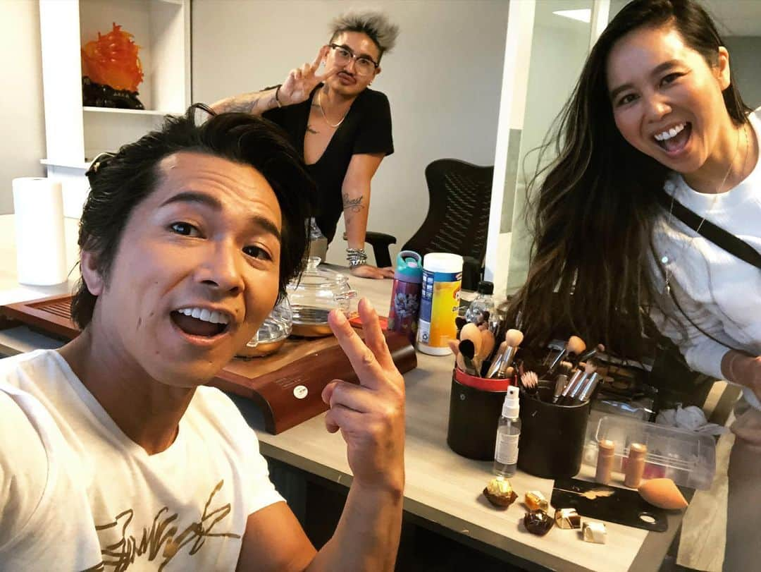 虎牙光揮さんのインスタグラム写真 - (虎牙光揮Instagram)「Movie shooting day🎬 They are amazing Hair&Make Up Artists!!! Thanks guys!!! #movie #shooting #film #makeupartist #LosAngeles #California #USA #MickeyKoga」11月20日 9時50分 - mickeykoga