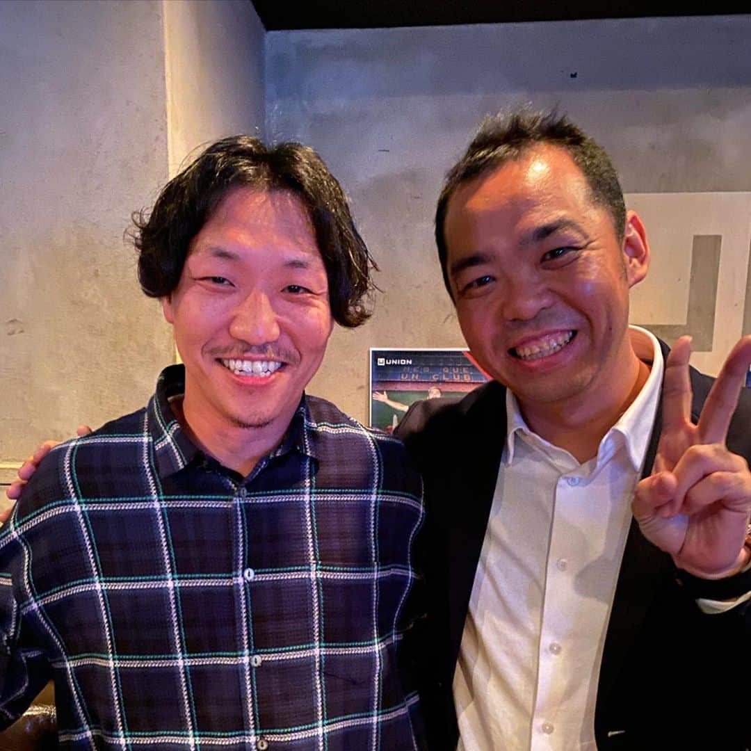 谷正人のインスタグラム：「昨夜はメルカリ会長兼鹿島アントラーズ社長の小泉さんと会食！ 企業経営の先輩として、いろいろ学ばさせていただくつもりが、ついつい、マニアックなサッカーの話ばかりになってしまいましたw いろいろ、勉強になりました🙏 #メルカリ  #mercari  #鹿島アントラーズ  #kashimaantlers」
