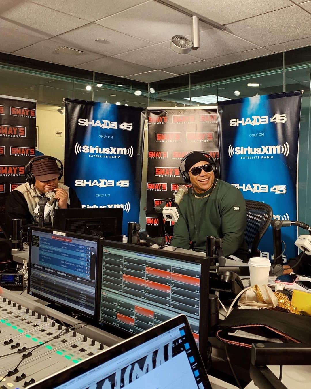 LL・クール・Jさんのインスタグラム写真 - (LL・クール・JInstagram)「Had a candid convo with my man @realsway on @SHADE45 today... we talked Hip-Hop success and everything in between!! Salute!!! ✊🏾 #CLASSIC #TIMELESS @RockTheBellsSXM」11月20日 10時05分 - llcoolj