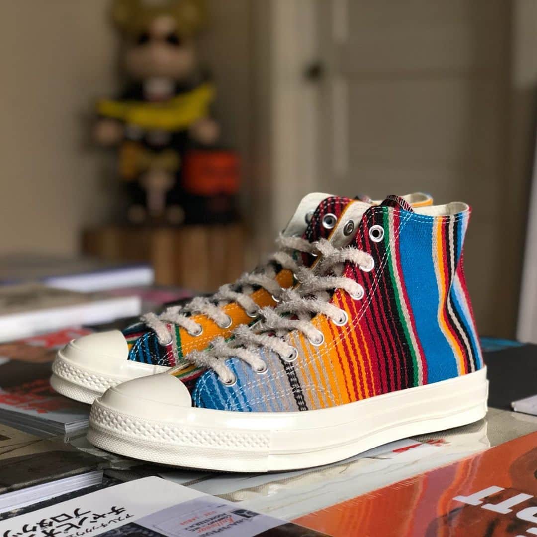 Mr. Tyさんのインスタグラム写真 - (Mr. TyInstagram)「Another pair of custom @converse #chucktaylor70s. Serape is right up there with my love for Pendleton, so this had to be done. Since I’ve never seen a authentic serape pair of Chucks— I hade to make’m. Sorry I had to delete the ripstop nylon pair, gotta take better pics! #theshoegame @converse_style #sneakerfreaker #kicksonfire #complexkicks #ijustlikeshoes #converse #allstar #allstars #chucks #lifeinchucks #instachucks #conversestyle #lovemychucks #1970schucks #conversefamily #converse70s #チャックテイラー #serape #chucktaylor #taylorgang #weareallstars」11月20日 10時15分 - regularolty