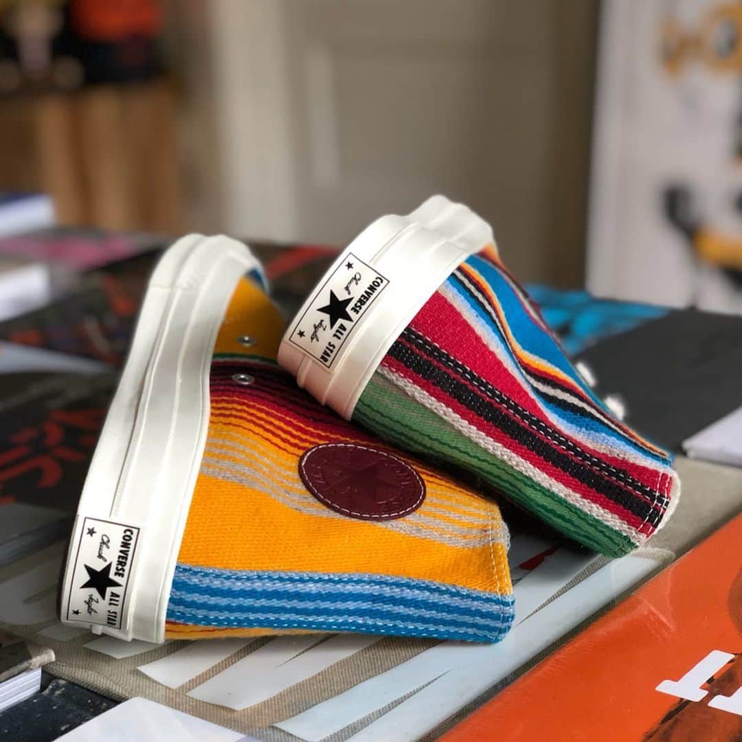Mr. Tyさんのインスタグラム写真 - (Mr. TyInstagram)「Another pair of custom @converse #chucktaylor70s. Serape is right up there with my love for Pendleton, so this had to be done. Since I’ve never seen a authentic serape pair of Chucks— I hade to make’m. Sorry I had to delete the ripstop nylon pair, gotta take better pics! #theshoegame @converse_style #sneakerfreaker #kicksonfire #complexkicks #ijustlikeshoes #converse #allstar #allstars #chucks #lifeinchucks #instachucks #conversestyle #lovemychucks #1970schucks #conversefamily #converse70s #チャックテイラー #serape #chucktaylor #taylorgang #weareallstars」11月20日 10時15分 - regularolty