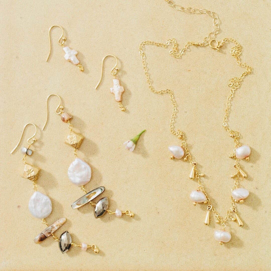 チャンルーさんのインスタグラム写真 - (チャンルーInstagram)「Pearl mixes & mini crosses ✨」11月20日 10時55分 - chanluu