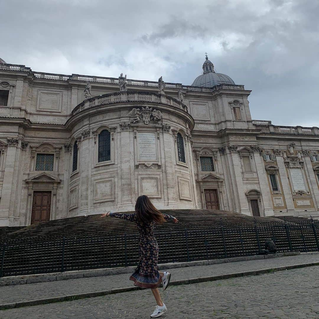 ホ・ヨンジュ さんのインスタグラム写真 - (ホ・ヨンジュ Instagram)「한번도 춤추지 않았던 날은 잃어버린 날이라고 생각하는 것이 좋다. 하나의 큰 웃음도 불러오지 못하는 진리는 모두 가짜라고 불러도 좋다 -짜라투스트라는 이렇게 말했다-」11月20日 12時06分 - good7919