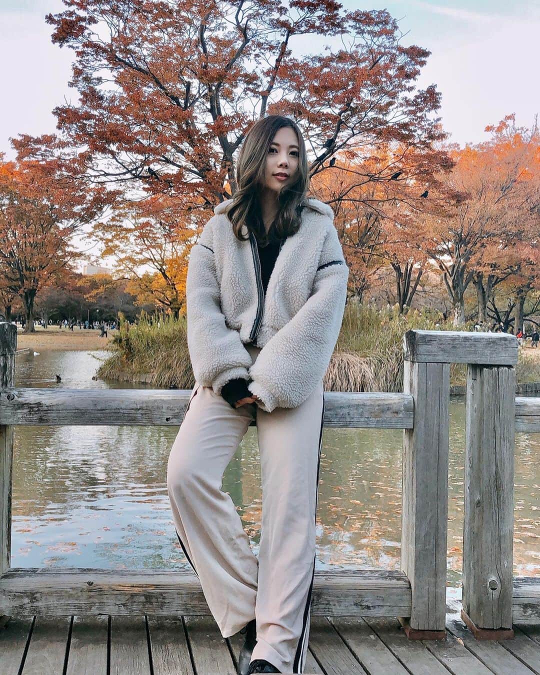 西村季里子のインスタグラム：「・ 紅葉に行こうよう🍁 ってことで(どういうこと) 最近朝活したくて、この日も朝食食べに行った  んだけど、自分が思ってる朝(11時)は もうモーニングではなかった🌞 でも美味しいランチして 外苑前の銀杏並木散歩して(まだ緑だった) 優雅な午前中過ごせて大満足💓💓💓 一緒に朝食食べてくれる人大募集🙋🏻‍♀️ #紅葉#秋#🍁#外苑前#表参道#銀杏並木 #いちょう並木 #royalgardencafe  #朝食#brakefast #昼食#ランチ#lunch  #フォカッチャ#サラダ#大好物#幸せ #国立競技場 #オリンピック#2020 #お散歩#朝活#2万歩歩いた #健康」