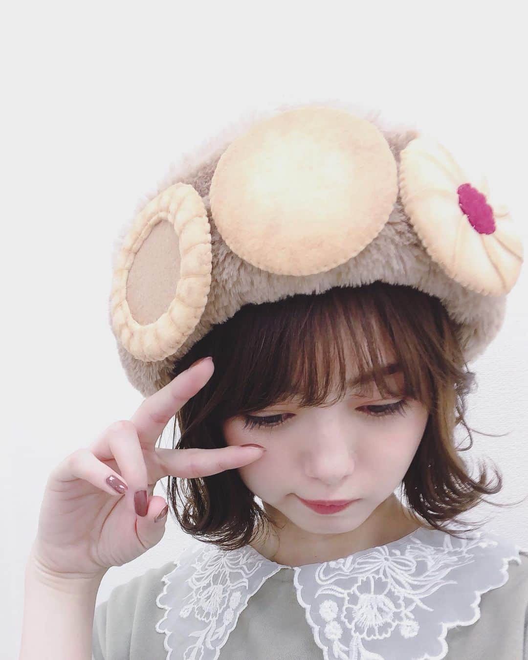 市川美織さんのインスタグラム写真 - (市川美織Instagram)「クッキー甲子園のときの帽子さん。 手作りのクッキー(食べられないやーつ)が付いてるの🍪」11月20日 12時26分 - miori_ichikawa