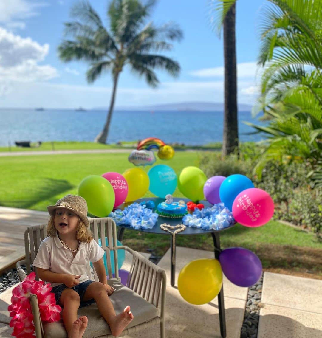 カルロス・ベラのインスタグラム：「Tu felicidad es la mía 😍 feliz cumpleaños bebe 🥳🎂 3 añotes」