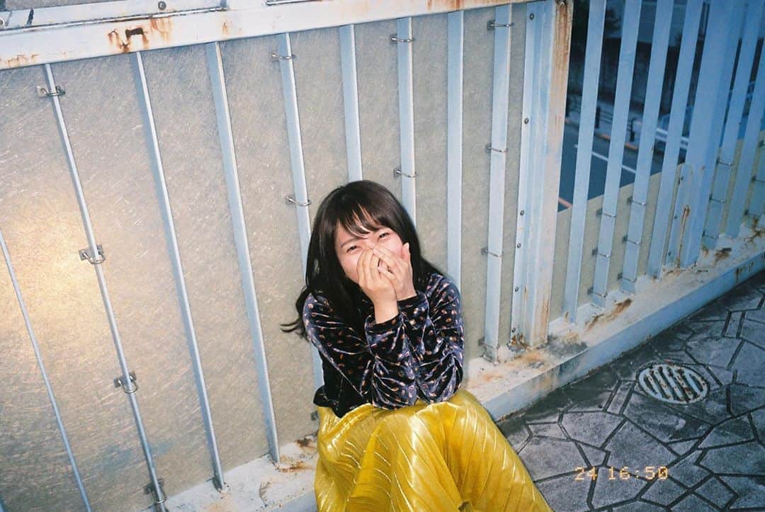 戸田真琴さんのインスタグラム写真 - (戸田真琴Instagram)「ままならなさを愛している . . Photo @i.erika_bluegirl」11月20日 12時53分 - toda_makoto