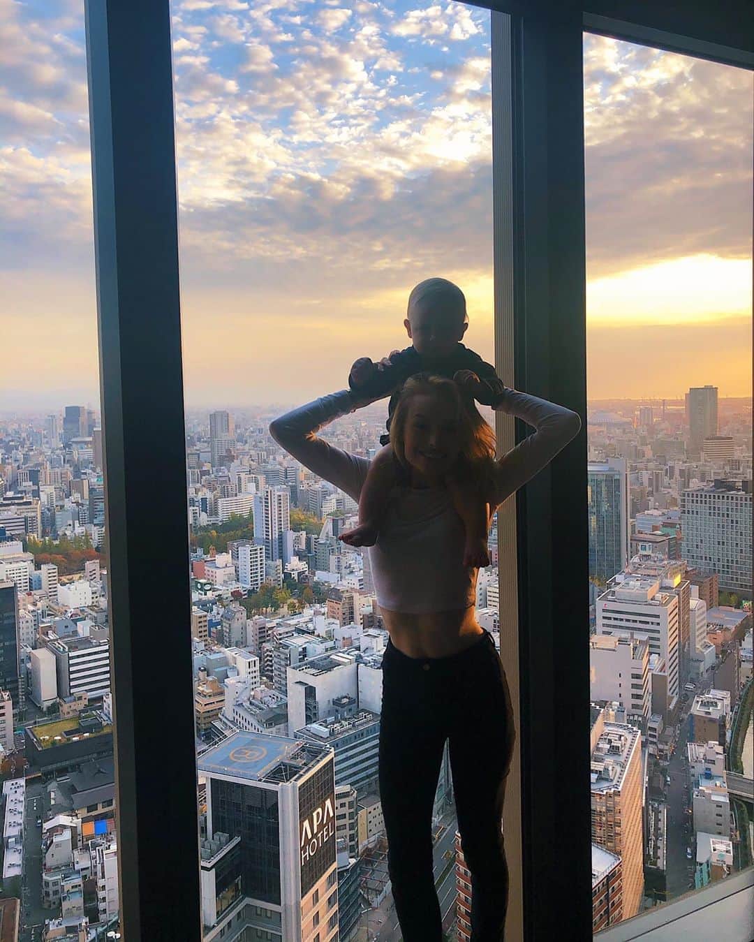 リアノン・ランゲラック（ミッチェル・ランゲラックの妻）のグルメインスタ