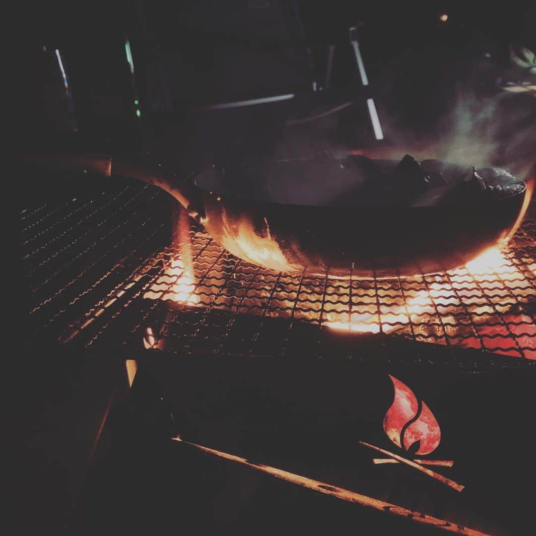 マントル一平さんのインスタグラム写真 - (マントル一平Instagram)「焚き火！！ #八王子工材 #キャンプ #焚き火 #焚火」11月20日 13時57分 - mippei_