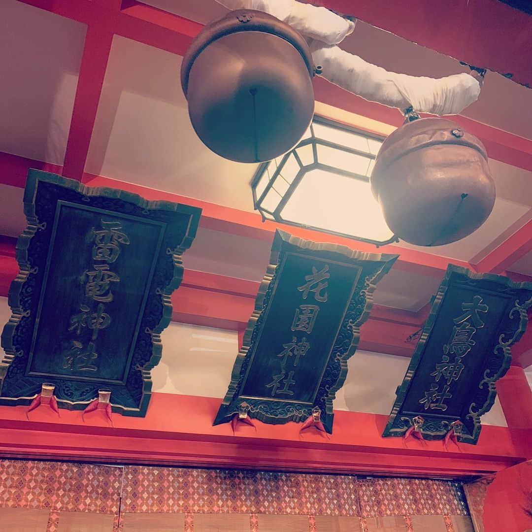 柏崎桃子さんのインスタグラム写真 - (柏崎桃子Instagram)「花園神社の酉の市に行ってきたよ！ #花園神社 #酉の市 #東京 #新宿 #芸能の神様 #あやかりたい #熊手 #お守り #おみくじ #シンディー #ももち  #やっぱりハッシュタグめんどくさい ので終わりにしますが、 東京の祭りは規模がデカい！って話。」11月20日 23時49分 - momoko_kashiwazaki