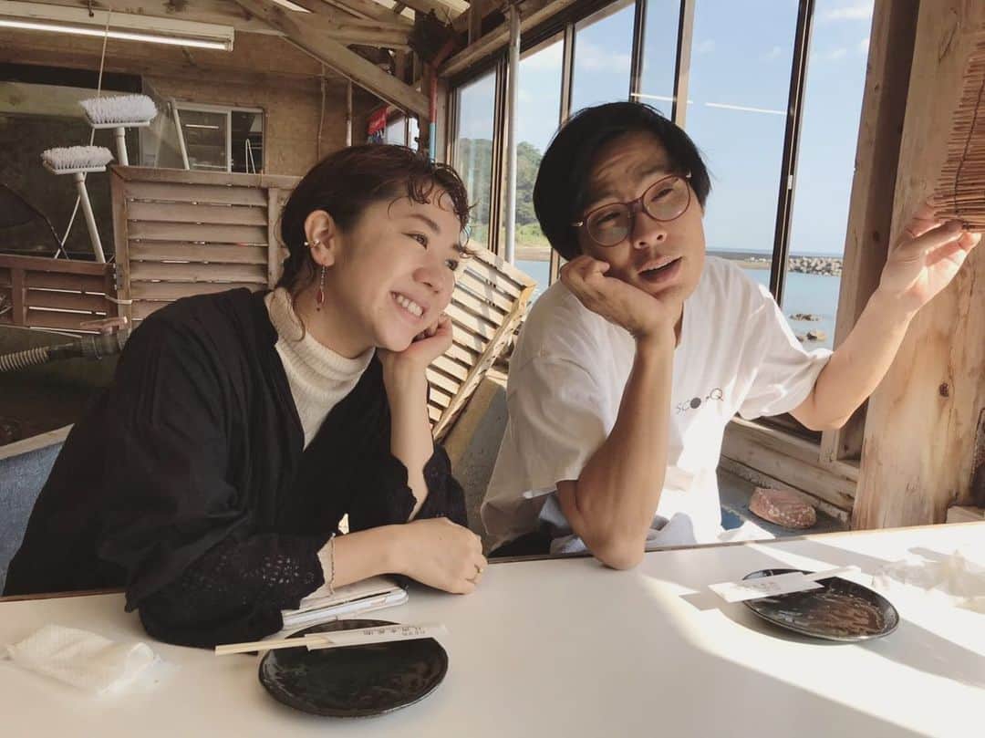 松本野々歩のインスタグラム：「宮崎 公演の次の日は 帰りが夜の便だったので 今回宮崎に呼んでくれたホールの高吉さん（実は友達の妹）と田中さんと三人で 宮崎観光  昨日までとは打って変わって 三人ともずーっとふにゃふにゃ〜な顔してて  ただただもう風が気持ちよくて ビールが美味しくて ゆったり喋って のんびり歩いて 最高でした」