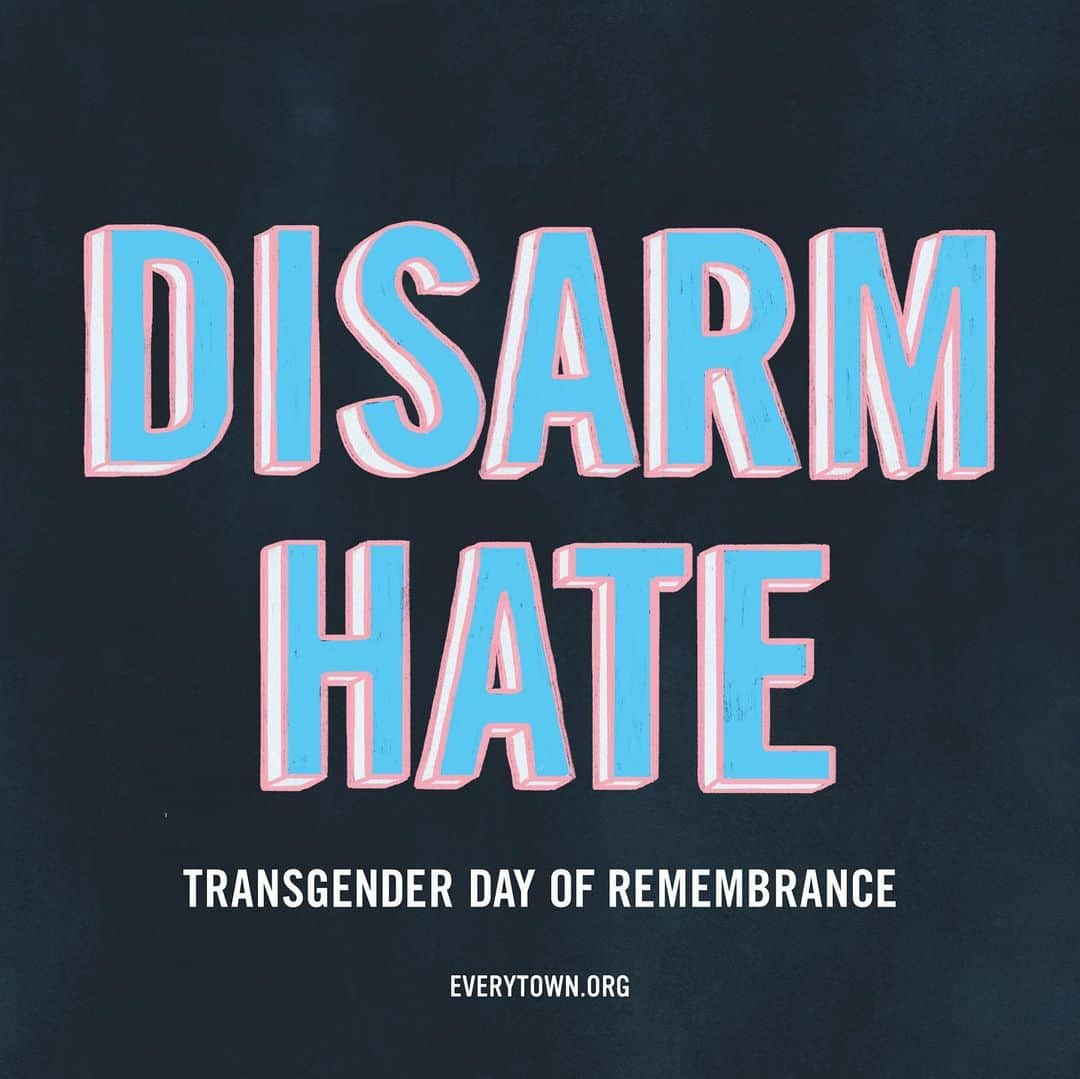 ジュリアン・ムーアさんのインスタグラム写真 - (ジュリアン・ムーアInstagram)「3 out of 4 transgender Americans killed since 2017 were victims of gun homicides, and the majority of victims were Black women.  Today, we remember their lives & fight to #DisarmHate so transgender people can live free from the threat of gun violence. @everytown #TDOR」11月21日 0時19分 - juliannemoore