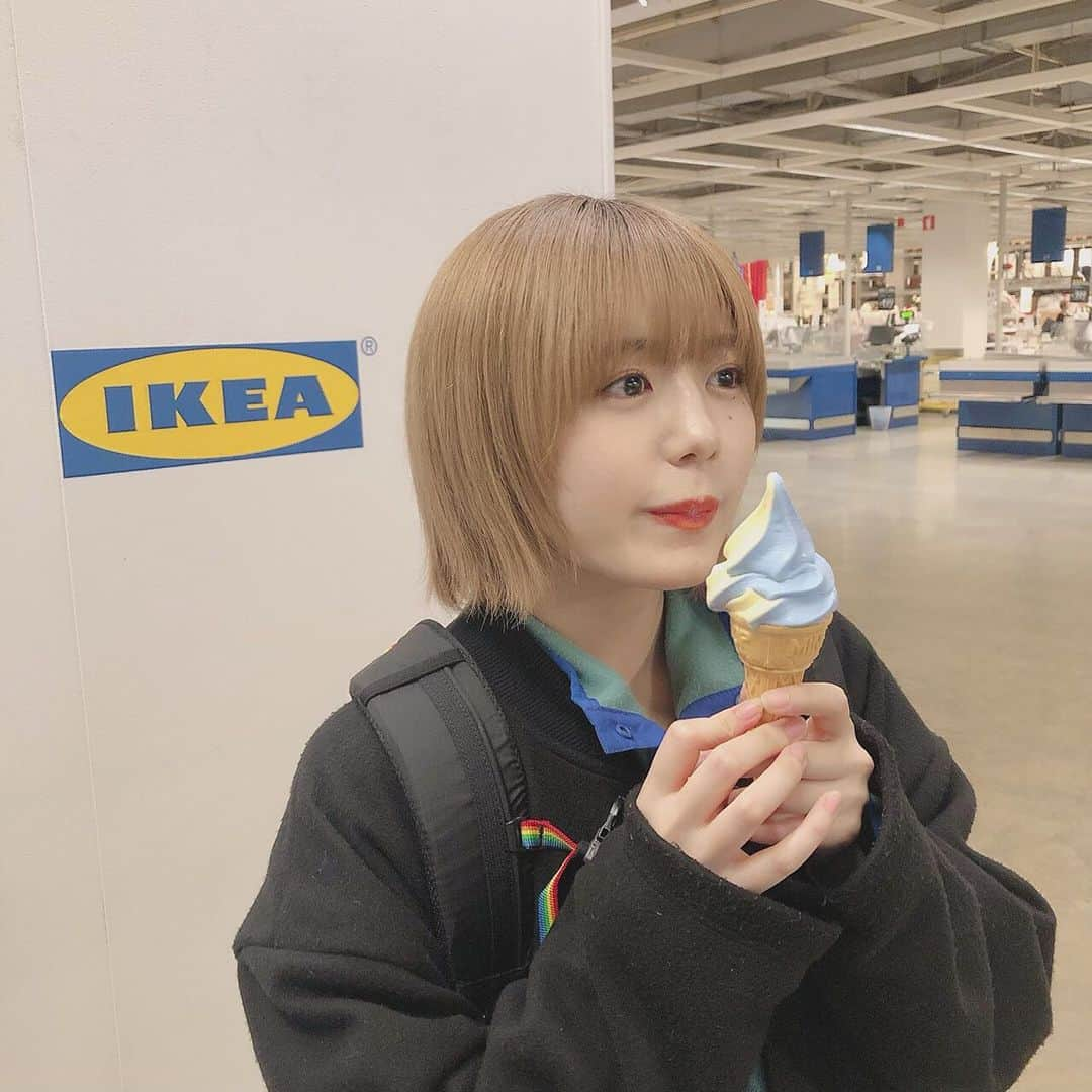 月雲ねるさんのインスタグラム写真 - (月雲ねるInstagram)「🍦🍌🇸🇪 #eatneru #イケア #IKEA #ソフトクリーム #アイス #icecream #아이스 #먹스타그램 #맛스타그램」11月21日 0時20分 - neruneruworld