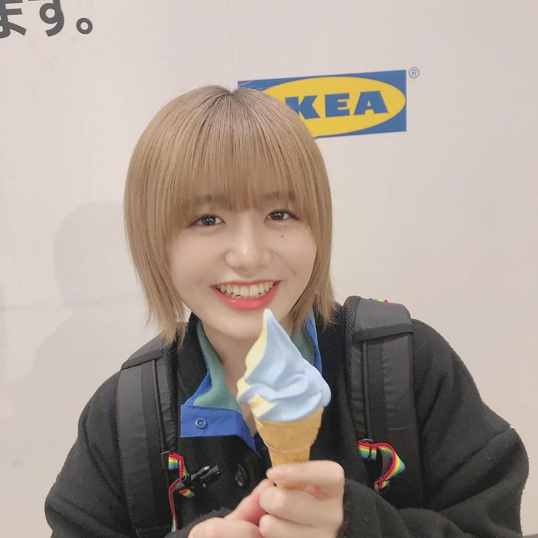 月雲ねるさんのインスタグラム写真 - (月雲ねるInstagram)「🍦🍌🇸🇪 #eatneru #イケア #IKEA #ソフトクリーム #アイス #icecream #아이스 #먹스타그램 #맛스타그램」11月21日 0時20分 - neruneruworld